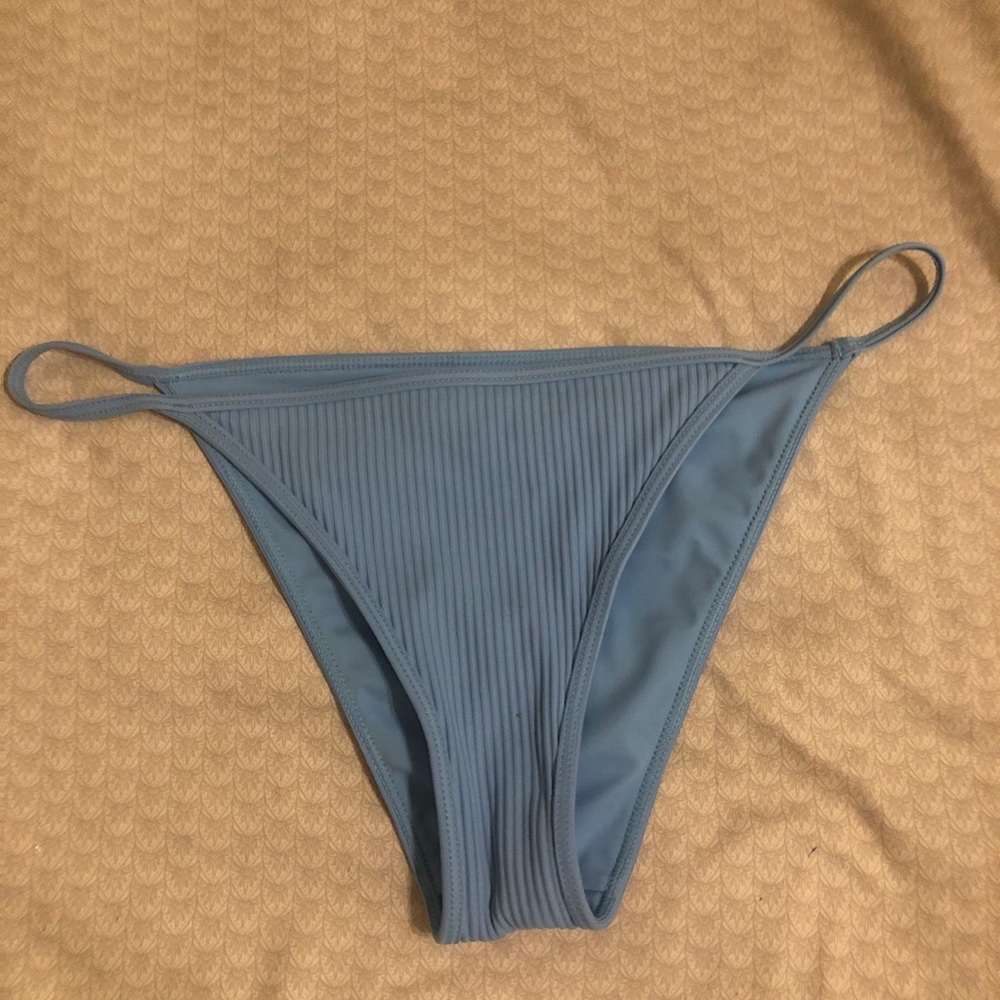 Pacsun bikini bottom size medium